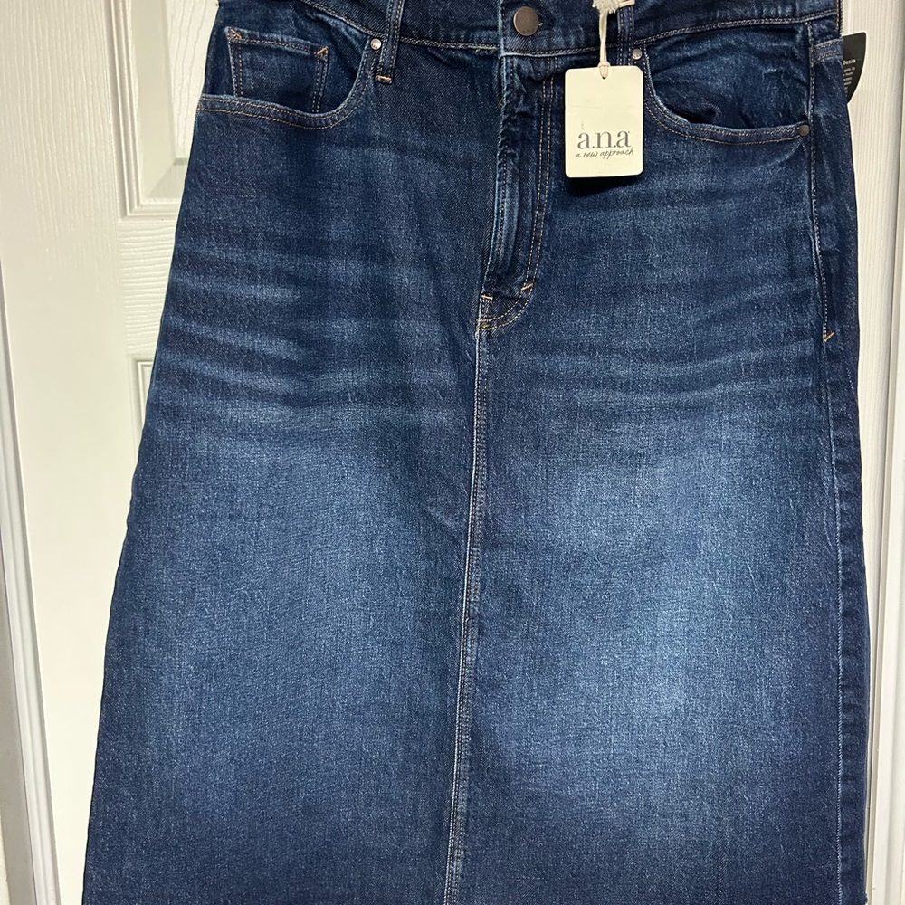a.n.a Women’s Jean skirt size 14